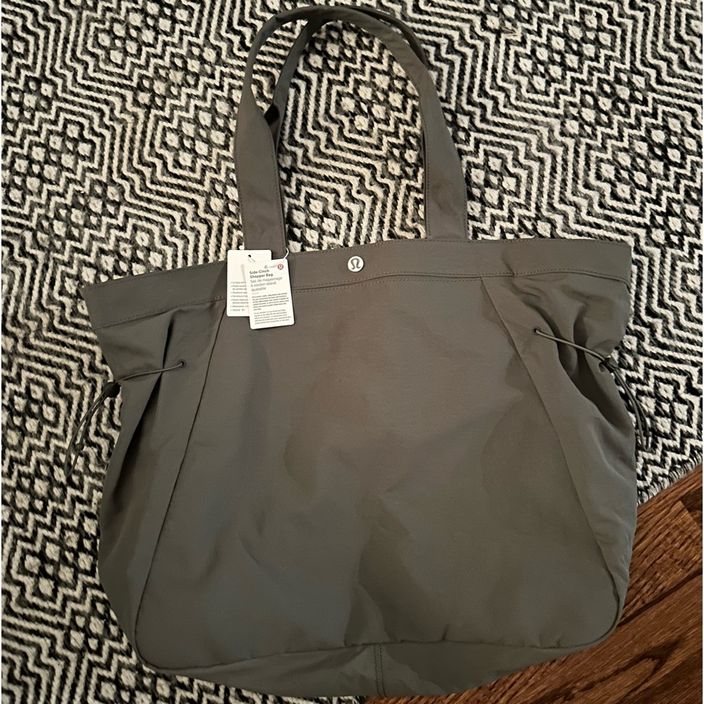 Lululemon side cinch shopper bag in grey sage. Brand new with tags